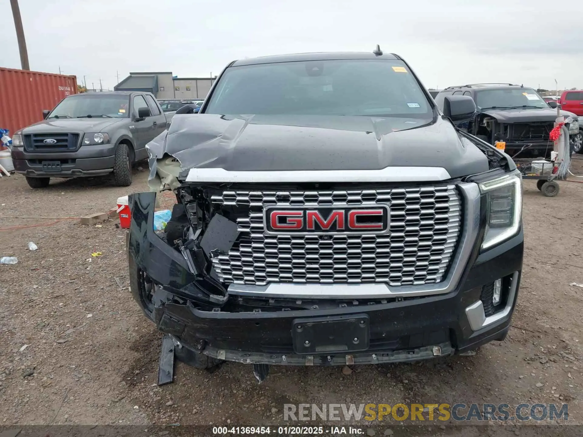 12 Photograph of a damaged car 1GKS2DKL3NR337450 GMC YUKON 2022