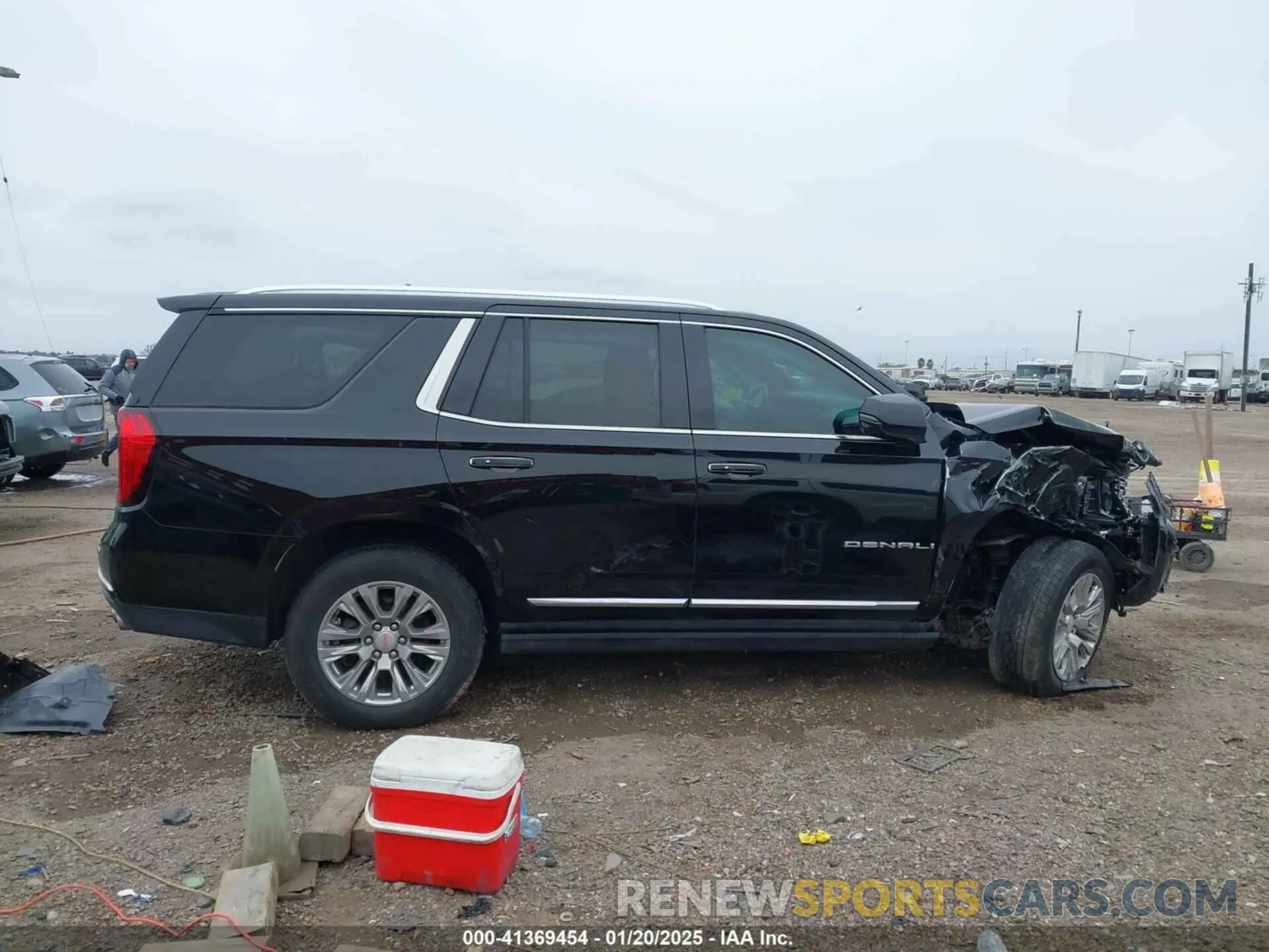 13 Photograph of a damaged car 1GKS2DKL3NR337450 GMC YUKON 2022