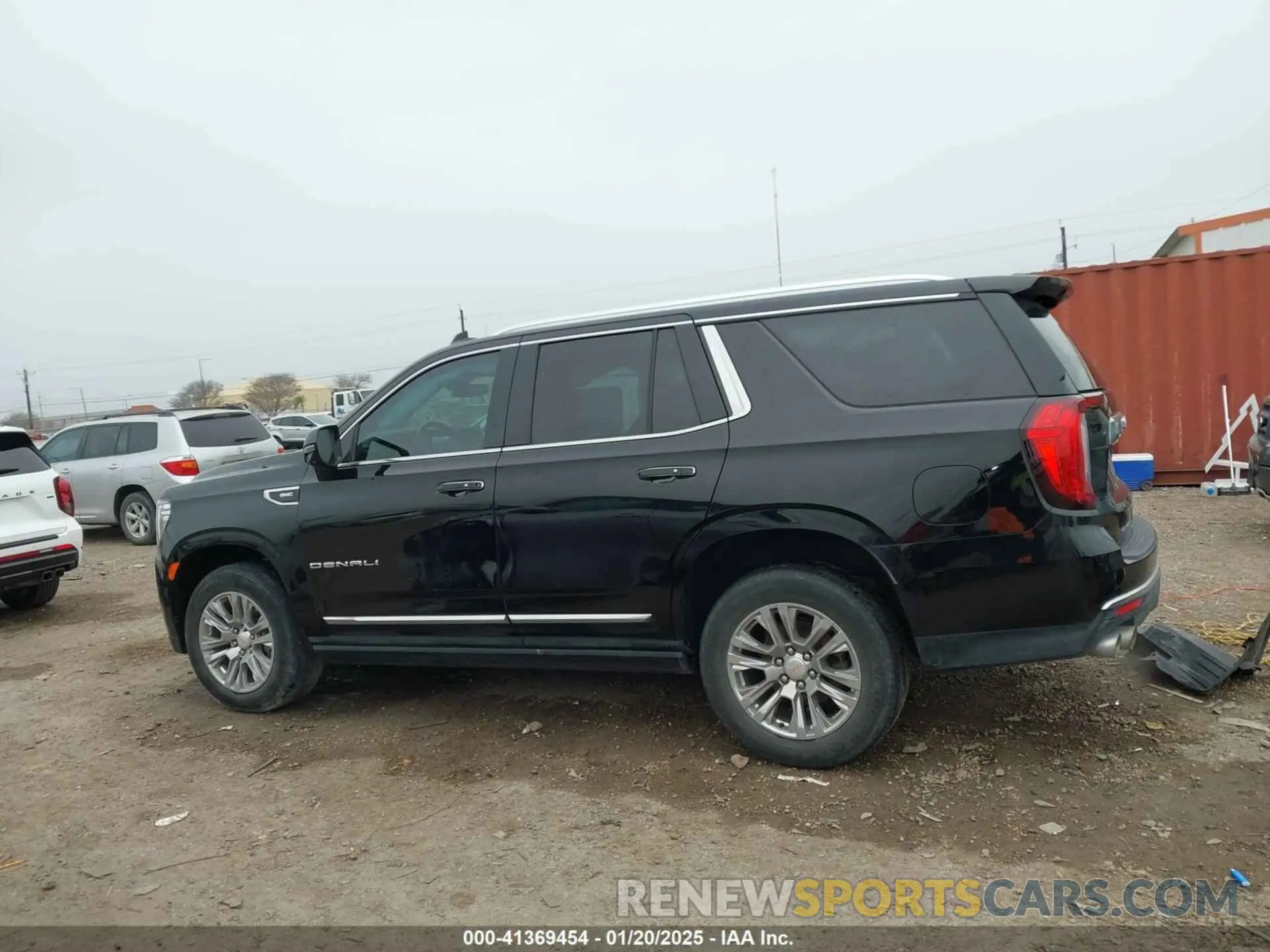 14 Photograph of a damaged car 1GKS2DKL3NR337450 GMC YUKON 2022