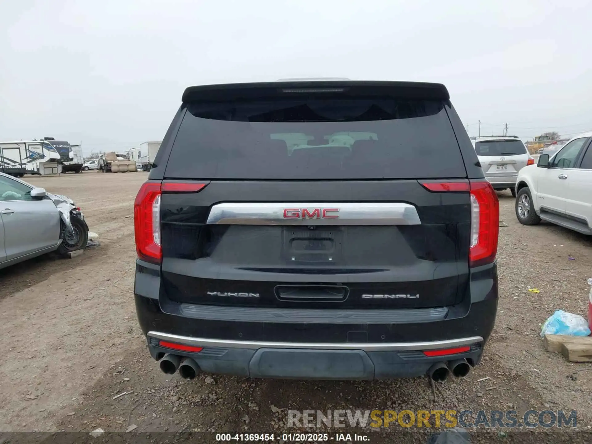 16 Photograph of a damaged car 1GKS2DKL3NR337450 GMC YUKON 2022