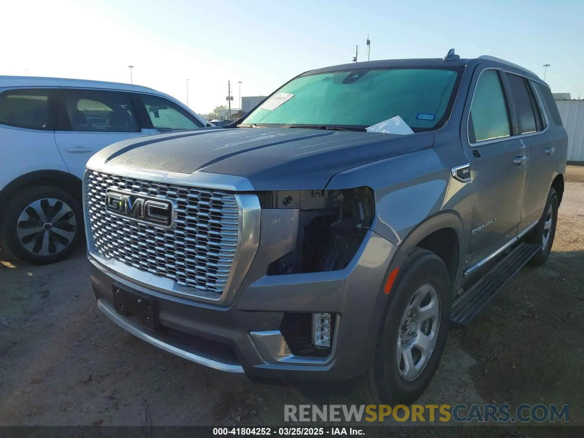 6 Photograph of a damaged car 1GKS2DKL5NR327423 GMC YUKON 2022