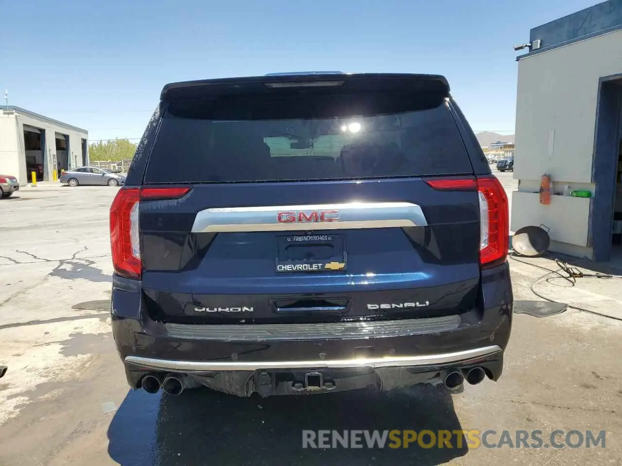 6 Photograph of a damaged car 1GKS2DKL6NR225886 GMC YUKON 2022