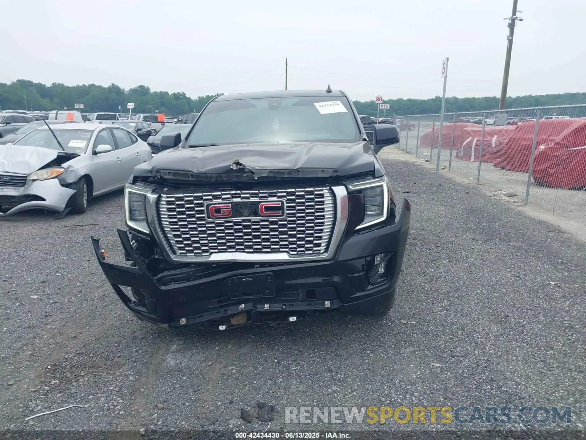 12 Photograph of a damaged car 1GKS2DKL7NR271890 GMC YUKON 2022