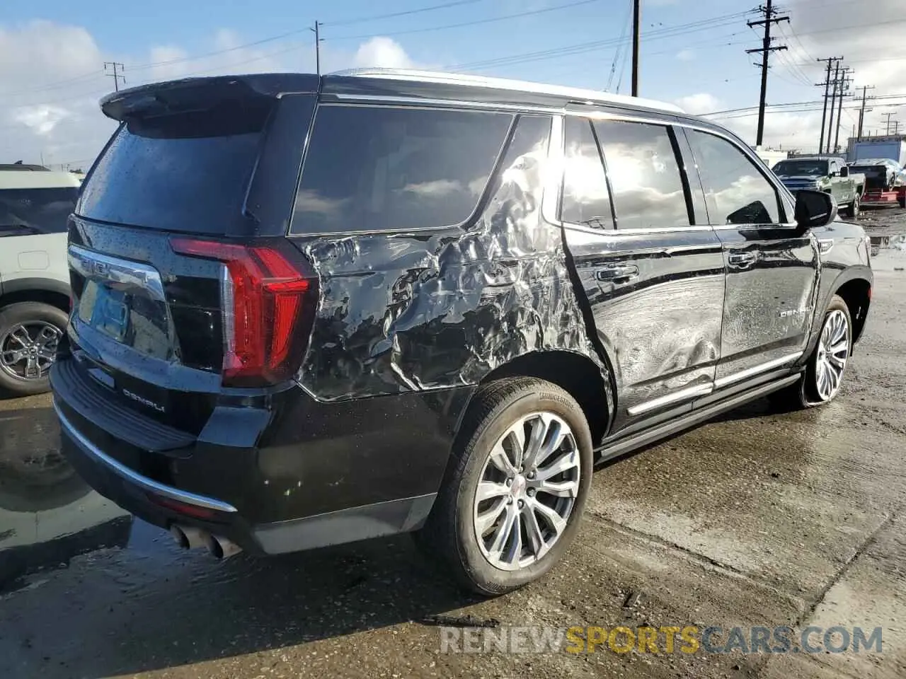 3 Photograph of a damaged car 1GKS2DKL8NR276158 GMC YUKON 2022