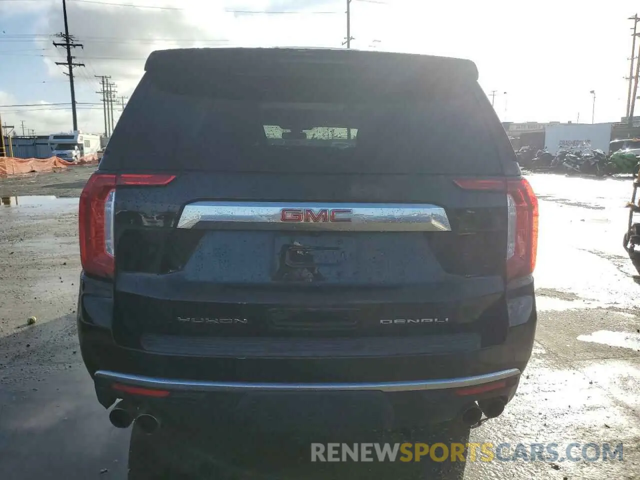 6 Photograph of a damaged car 1GKS2DKL8NR276158 GMC YUKON 2022