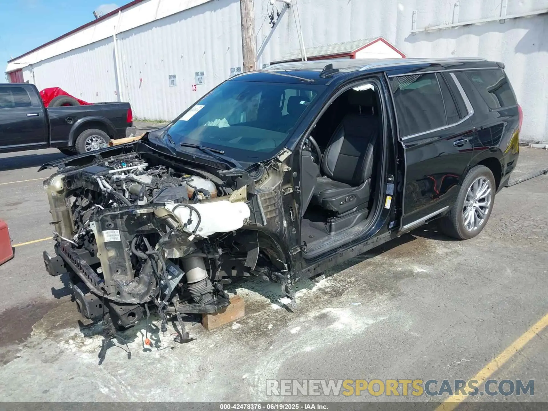 2 Photograph of a damaged car 1GKS2DKT9NR212274 GMC YUKON 2022