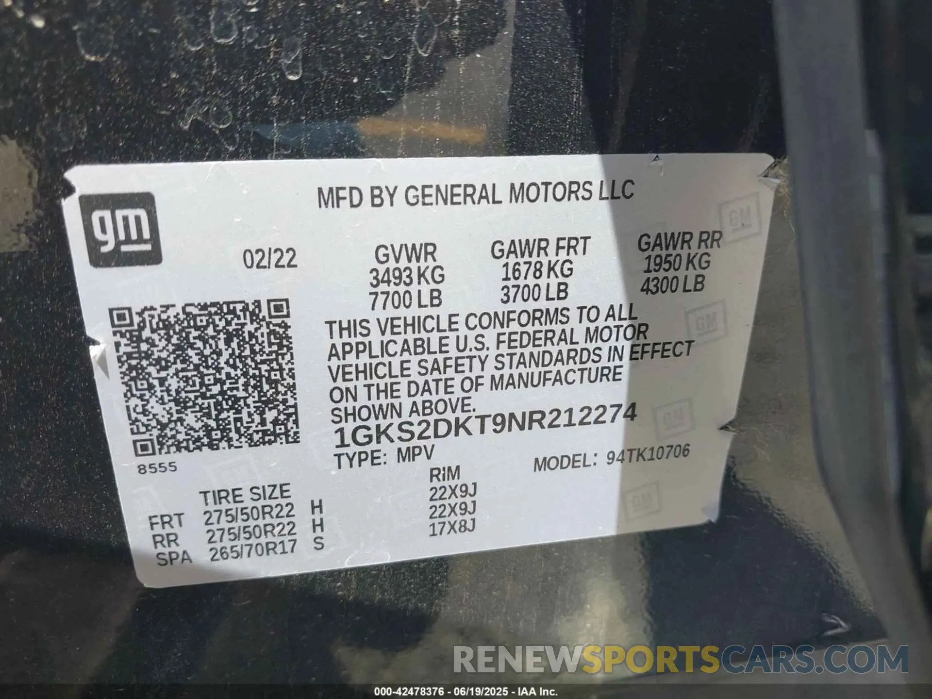 9 Photograph of a damaged car 1GKS2DKT9NR212274 GMC YUKON 2022