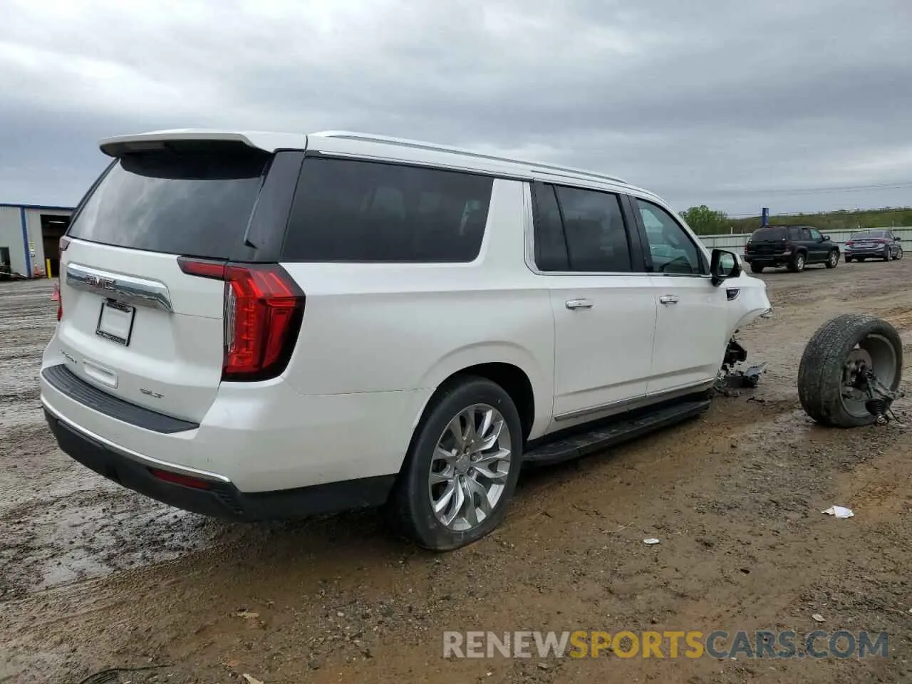 3 Photograph of a damaged car 1GKS2GKD0NR112073 GMC YUKON 2022