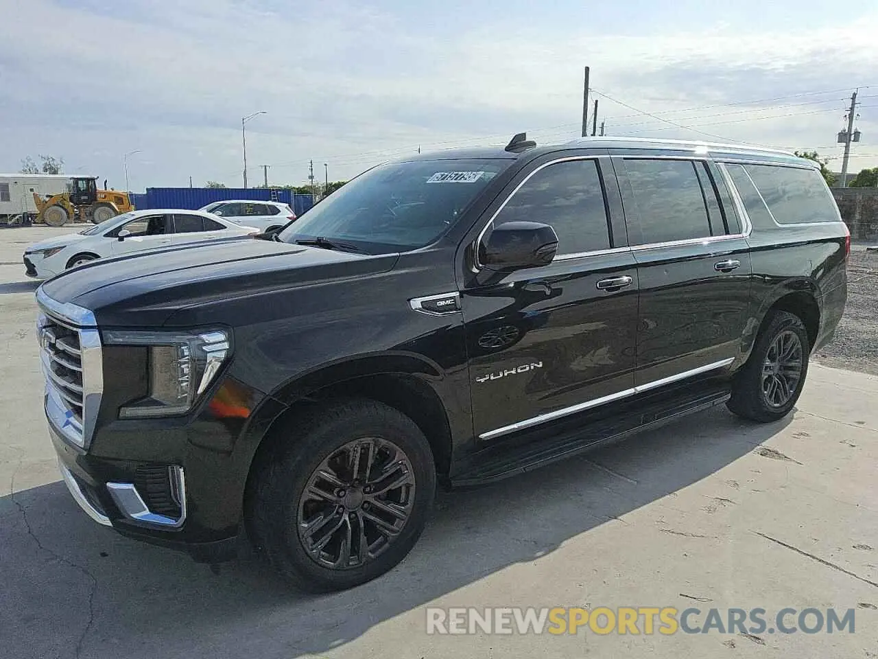1 Photograph of a damaged car 1GKS2GKD4NR141964 GMC YUKON 2022