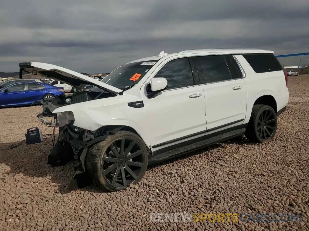 1 Photograph of a damaged car 1GKS2GKD8NR359714 GMC YUKON 2022
