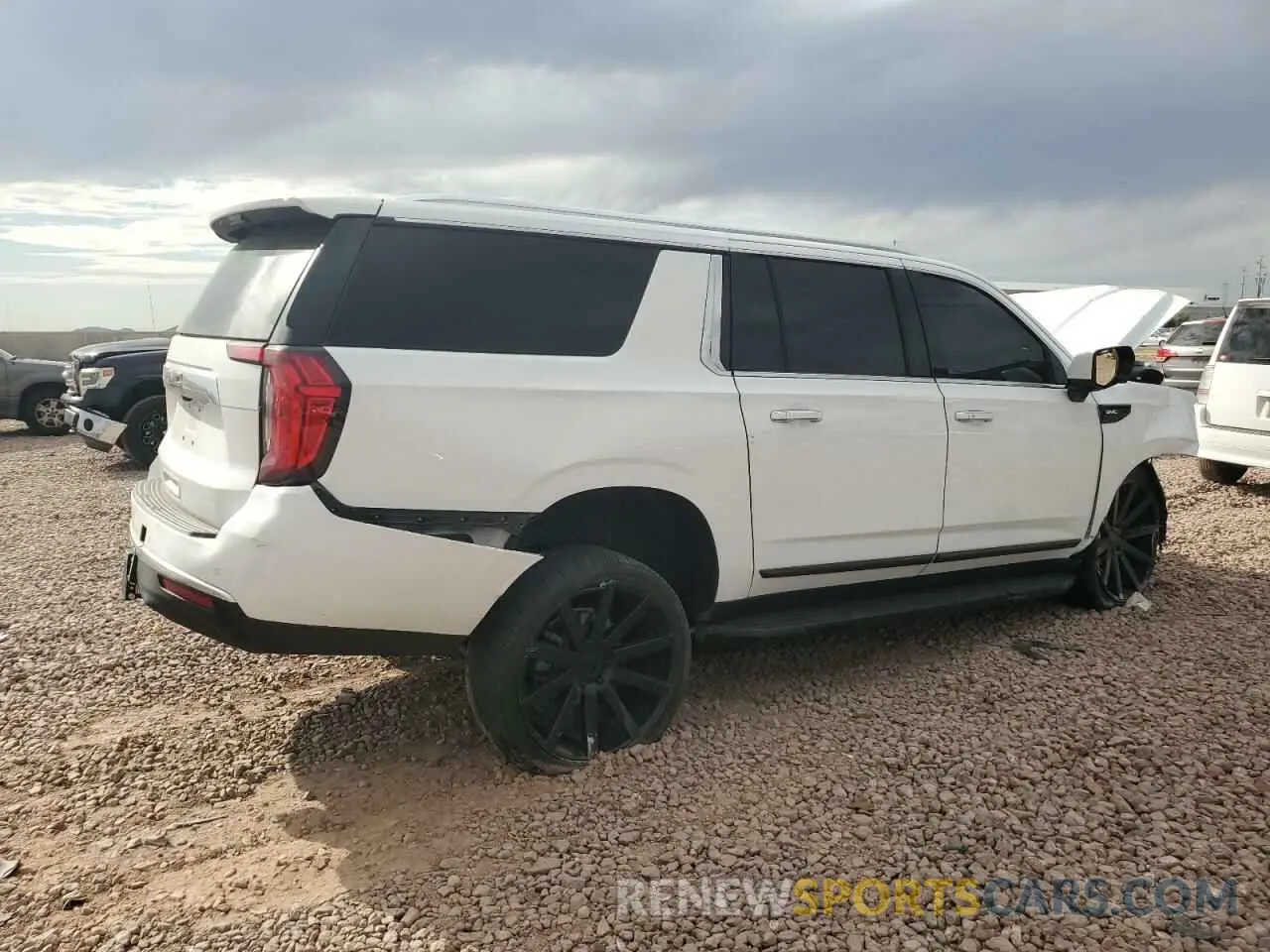 3 Photograph of a damaged car 1GKS2GKD8NR359714 GMC YUKON 2022