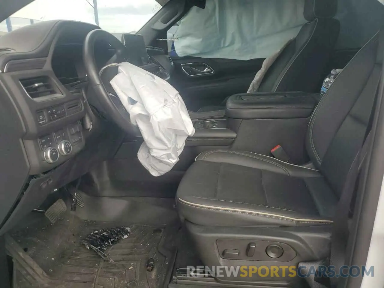 7 Photograph of a damaged car 1GKS2GKD8NR359714 GMC YUKON 2022