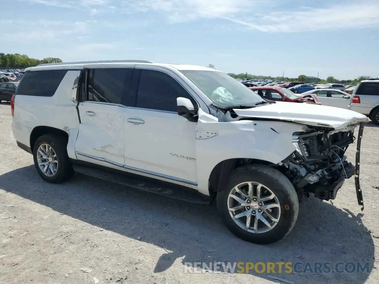 4 Photograph of a damaged car 1GKS2GKDXNR279332 GMC YUKON 2022