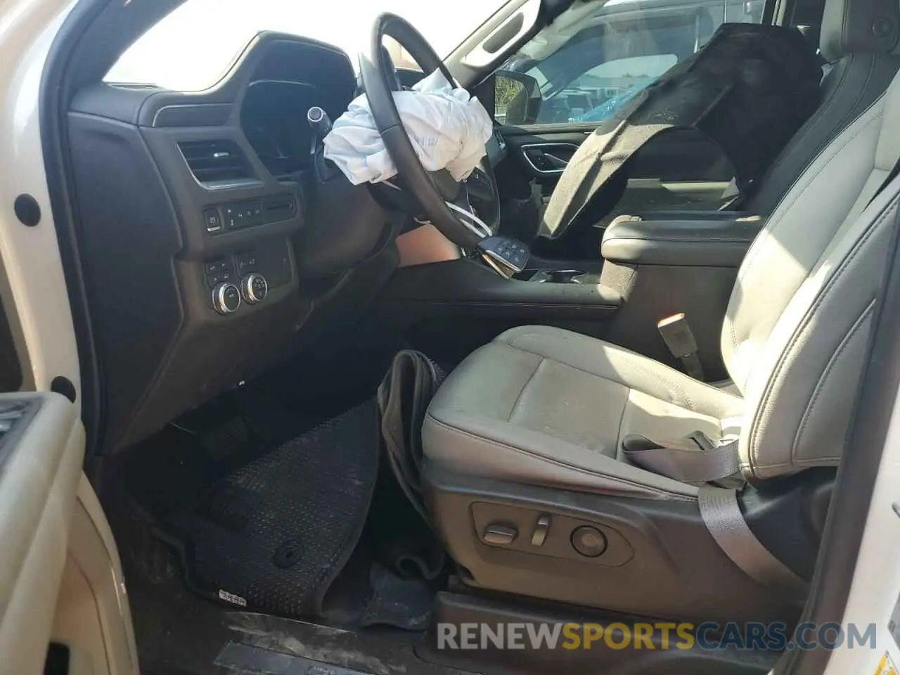 7 Photograph of a damaged car 1GKS2GKDXNR279332 GMC YUKON 2022