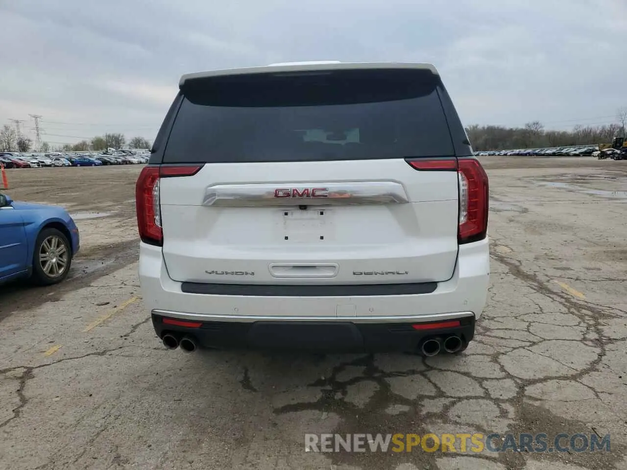 6 Photograph of a damaged car 1GKS2JKL0NR267680 GMC YUKON 2022