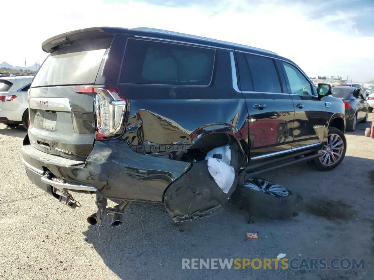 3 Photograph of a damaged car 1GKS2JKL0NR301701 GMC YUKON 2022