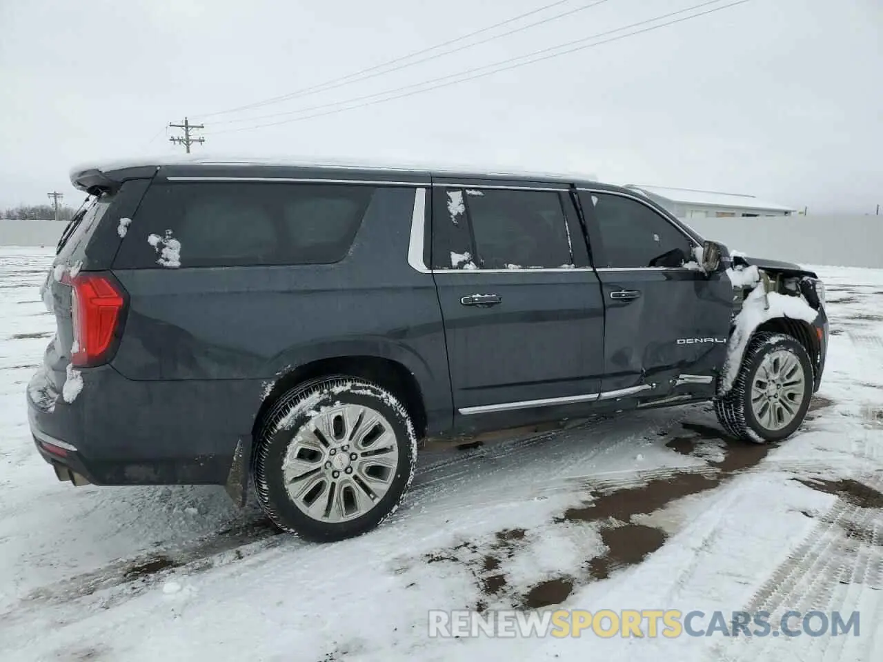 3 Photograph of a damaged car 1GKS2JKL6NR166949 GMC YUKON 2022