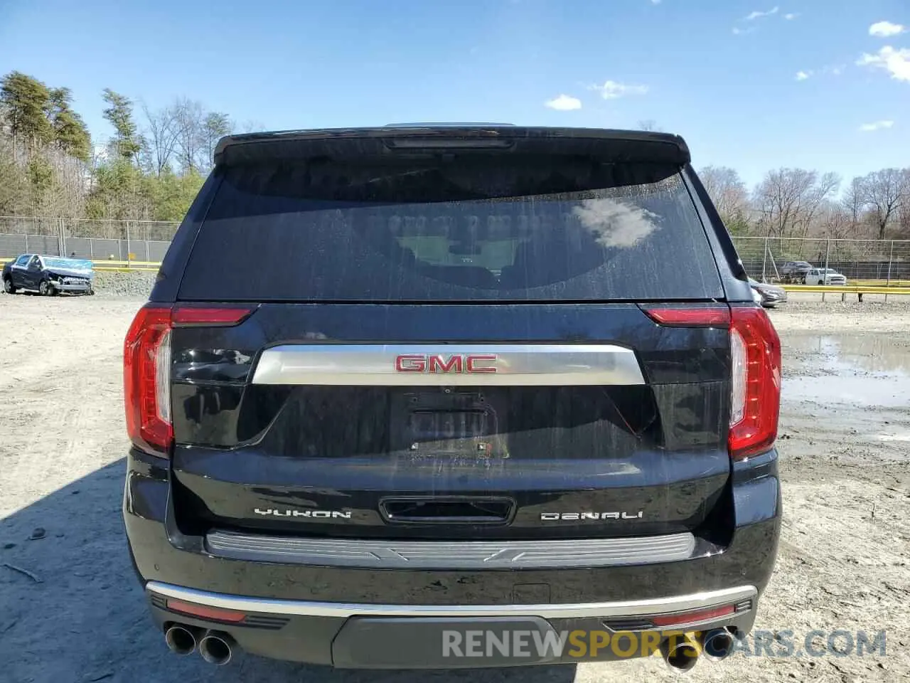 6 Photograph of a damaged car 1GKS2JKL9NR153838 GMC YUKON 2022