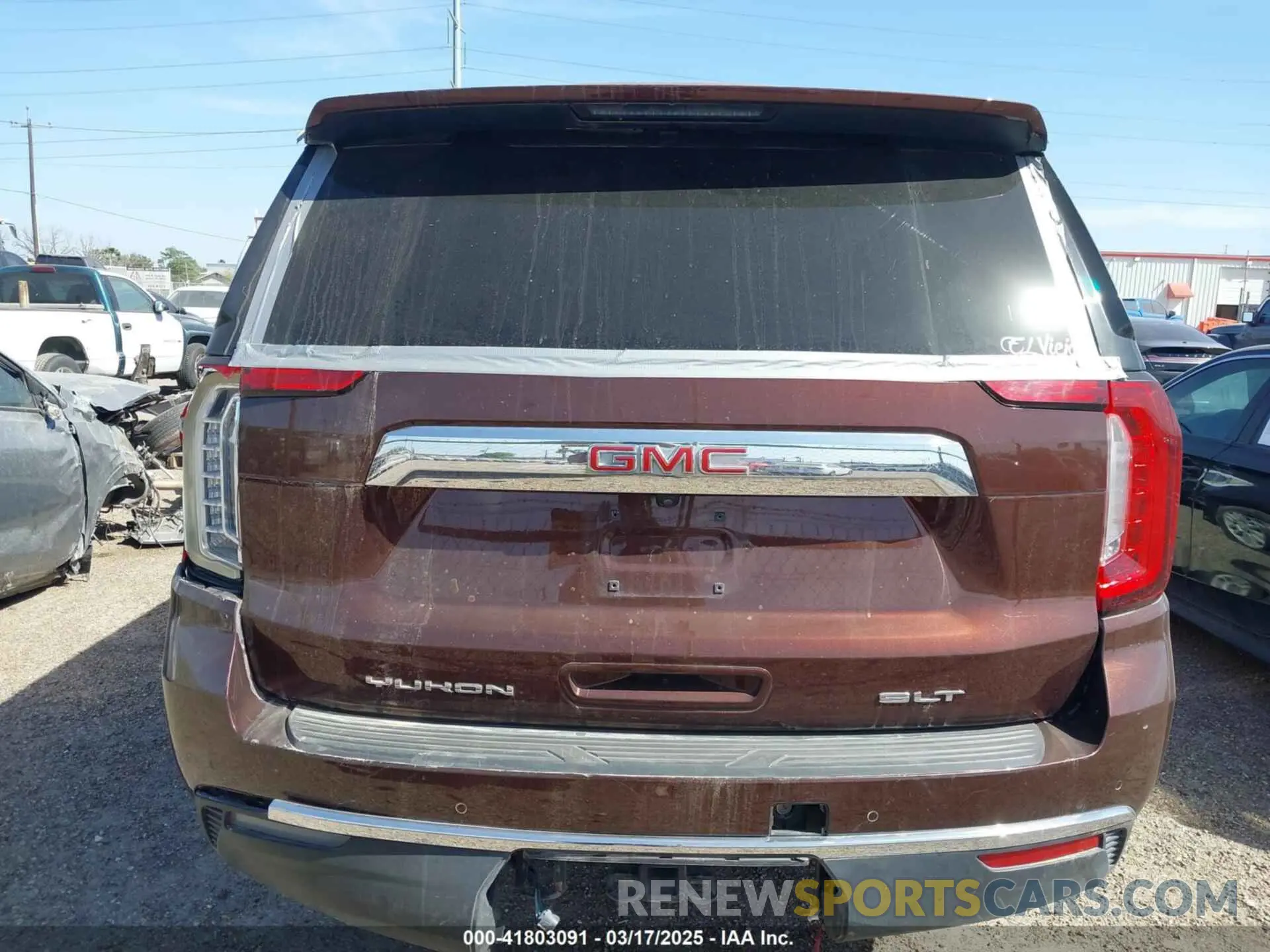 15 Photograph of a damaged car 1GKS1BKD8PR529871 GMC YUKON 2023