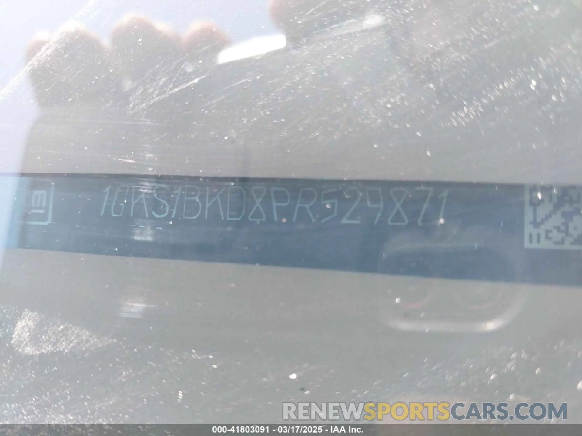 9 Photograph of a damaged car 1GKS1BKD8PR529871 GMC YUKON 2023