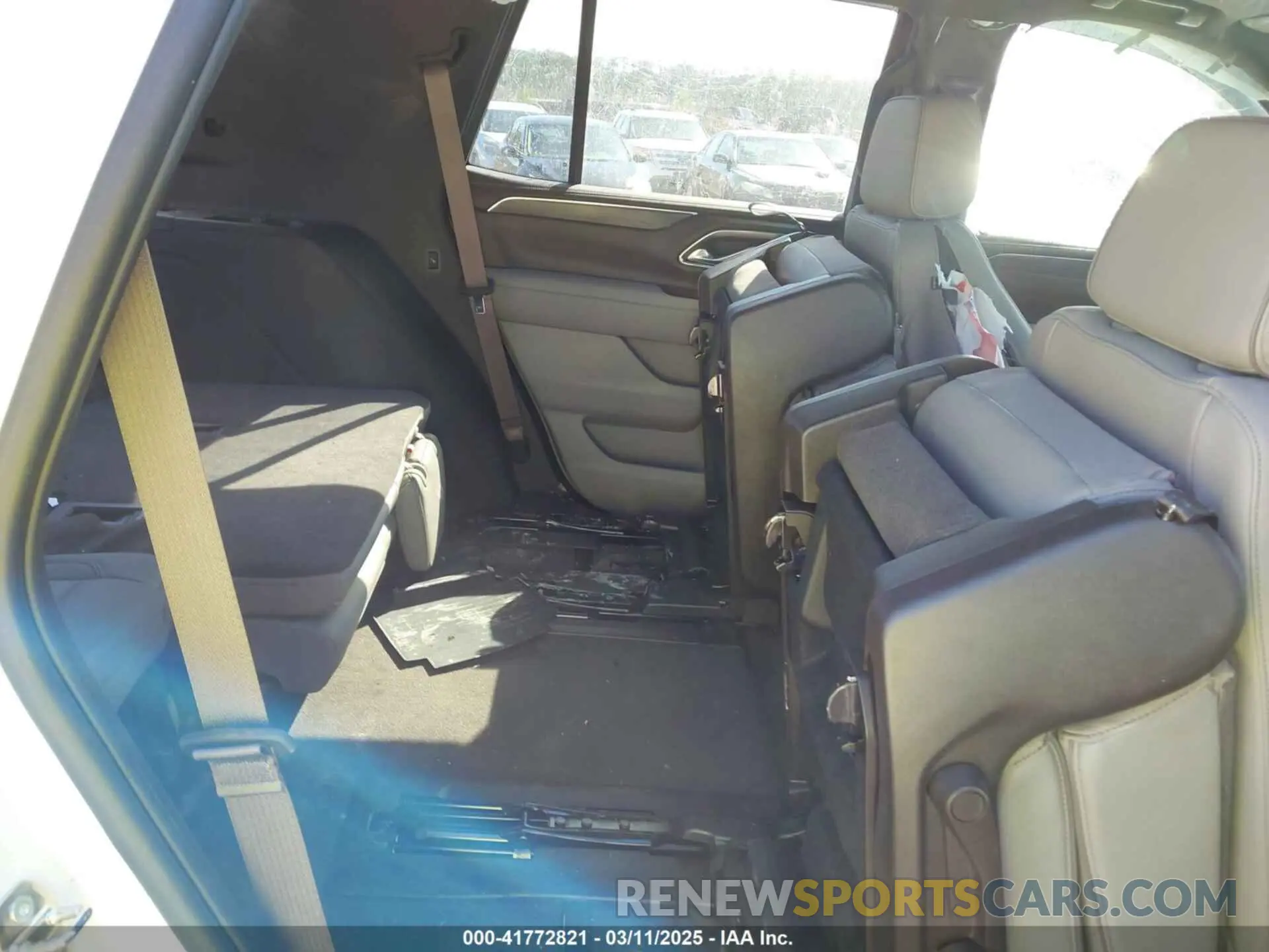 8 Photograph of a damaged car 1GKS1BKT2PR512815 GMC YUKON 2023