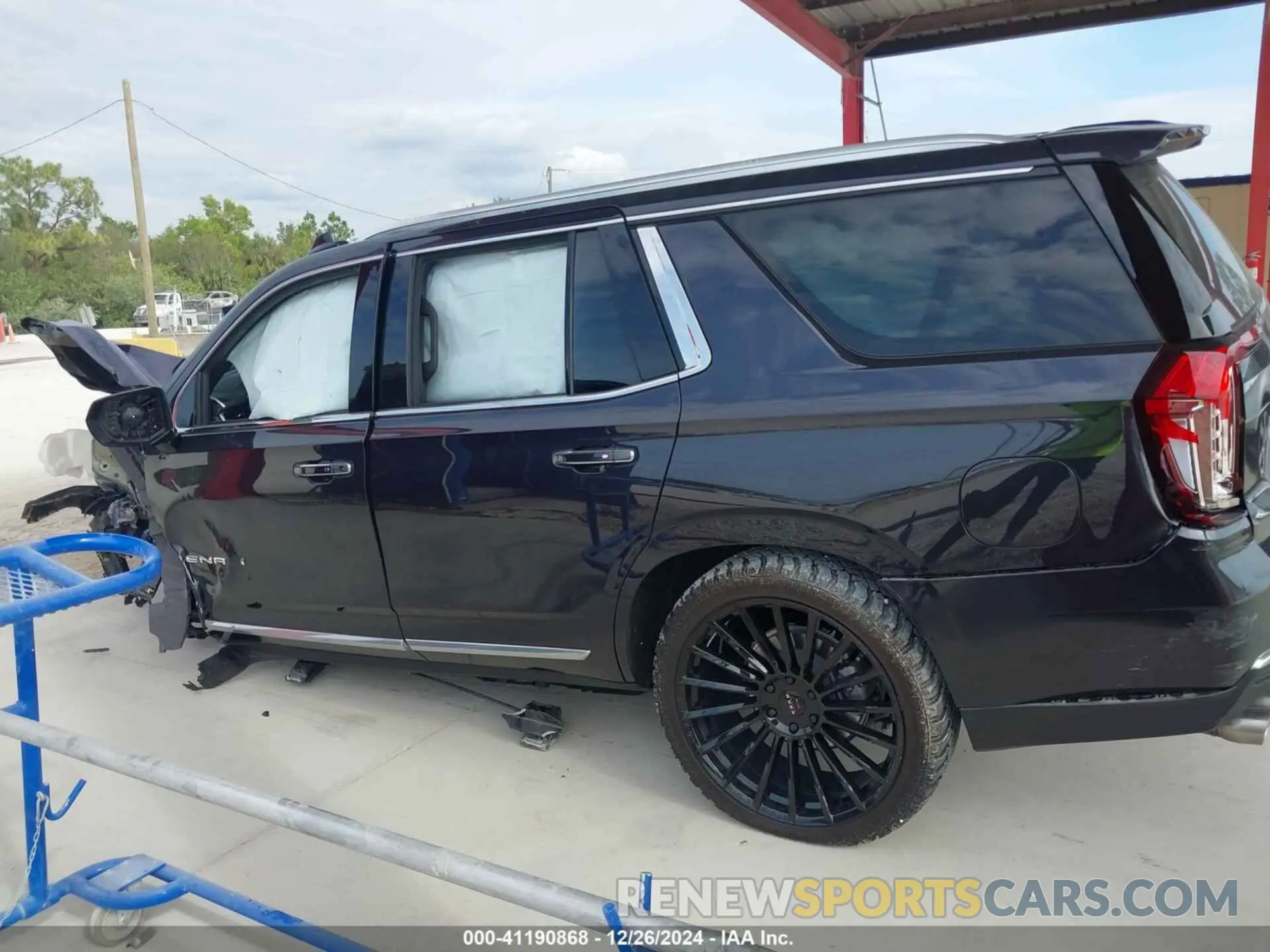 13 Photograph of a damaged car 1GKS1DKL2PR263170 GMC YUKON 2023