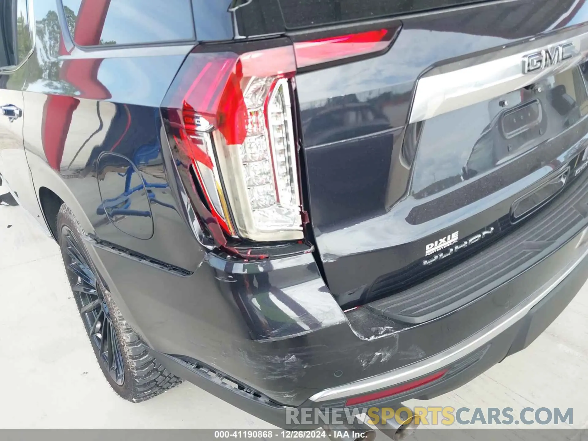 18 Photograph of a damaged car 1GKS1DKL2PR263170 GMC YUKON 2023