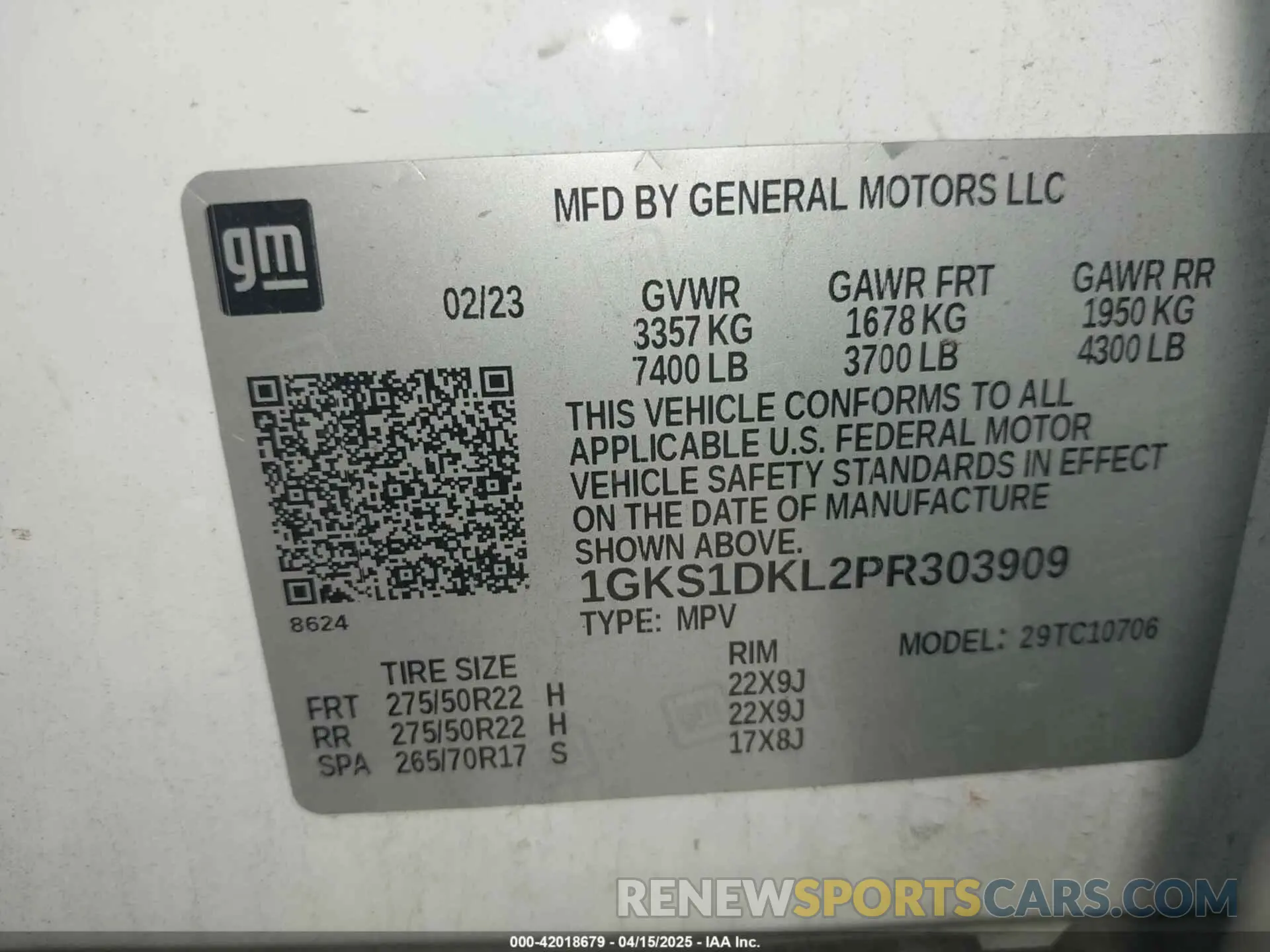 9 Photograph of a damaged car 1GKS1DKL2PR303909 GMC YUKON 2023