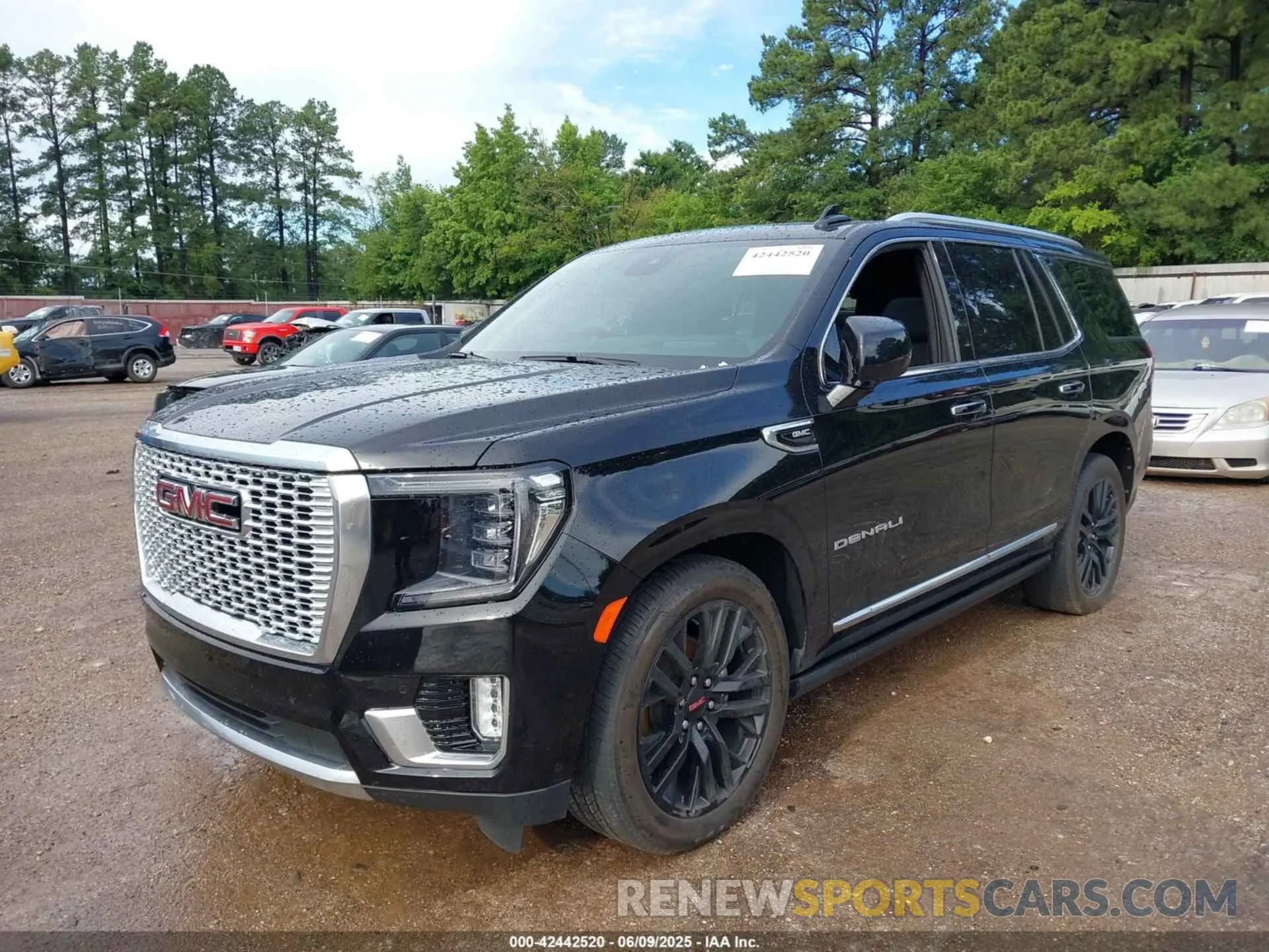 2 Photograph of a damaged car 1GKS1DKL8PR467469 GMC YUKON 2023