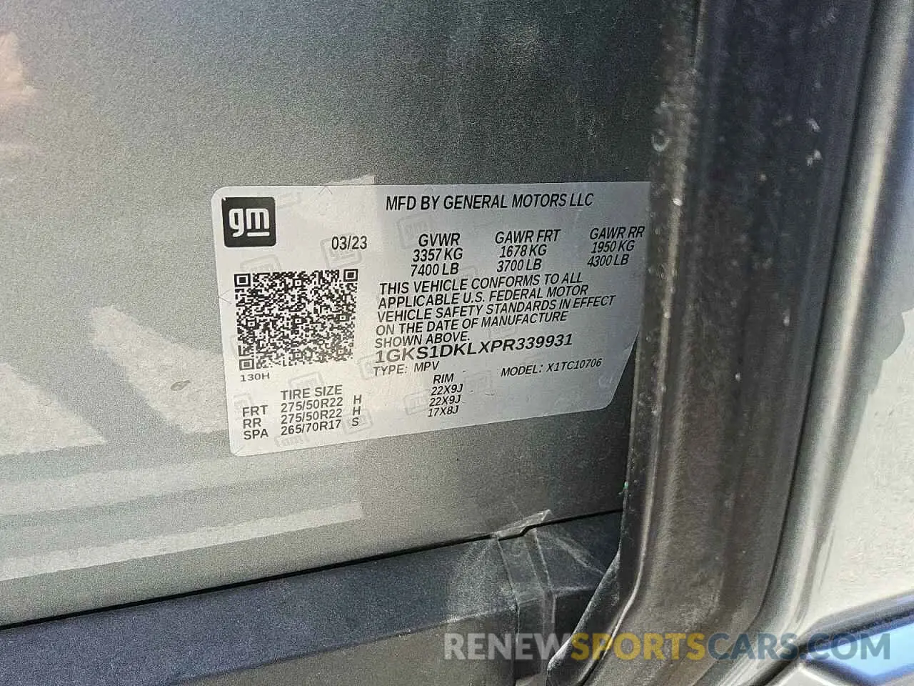 13 Photograph of a damaged car 1GKS1DKLXPR339931 GMC YUKON 2023