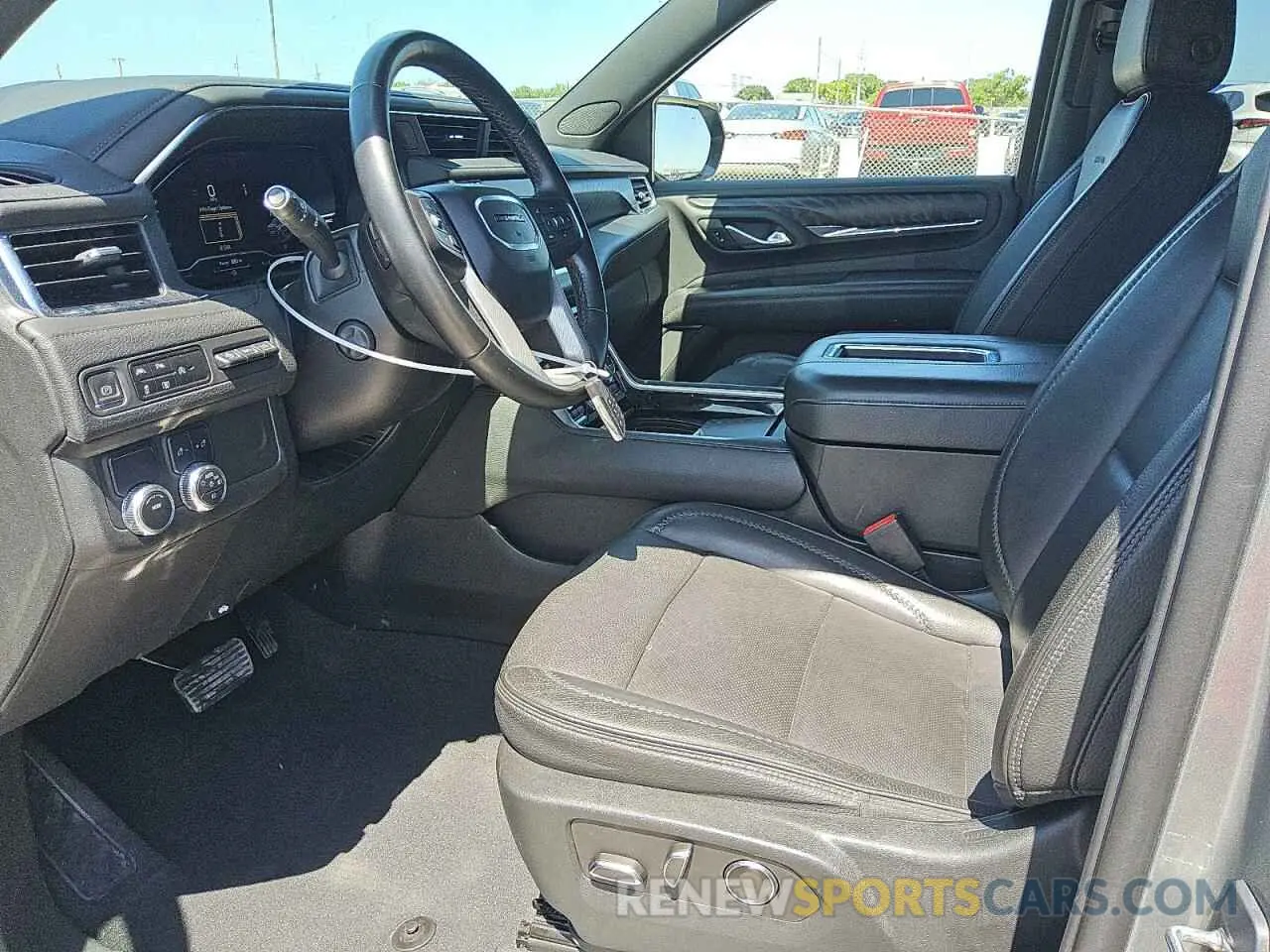 7 Photograph of a damaged car 1GKS1DKLXPR339931 GMC YUKON 2023