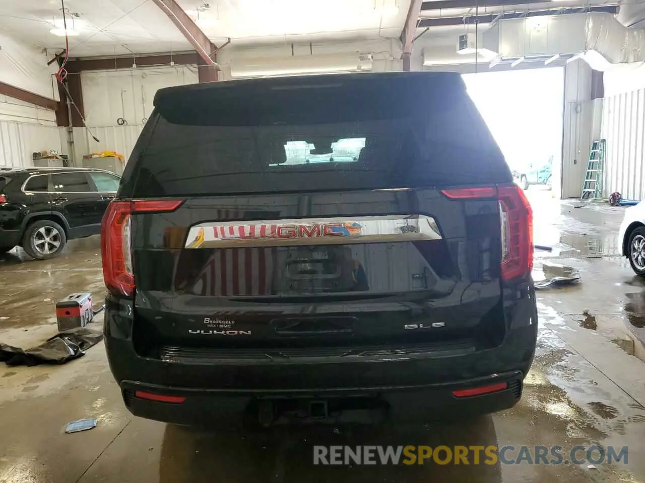 6 Photograph of a damaged car 1GKS2AKD3PR361158 GMC YUKON 2023