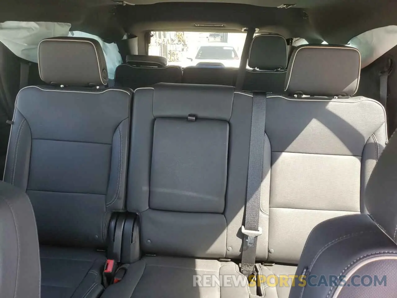 10 Photograph of a damaged car 1GKS2BKD0PR532681 GMC YUKON 2023