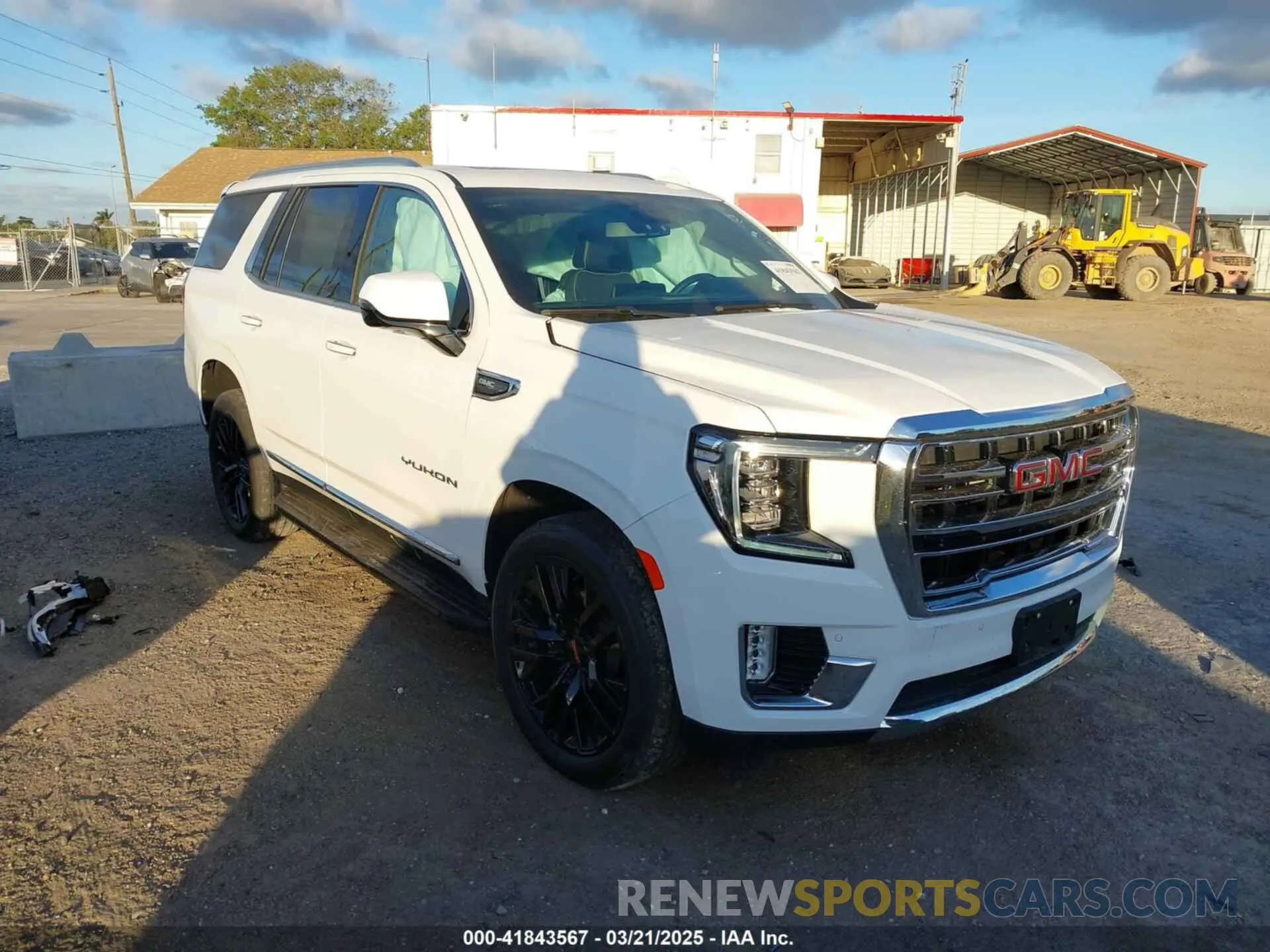 1 Photograph of a damaged car 1GKS2BKD6PR203094 GMC YUKON 2023
