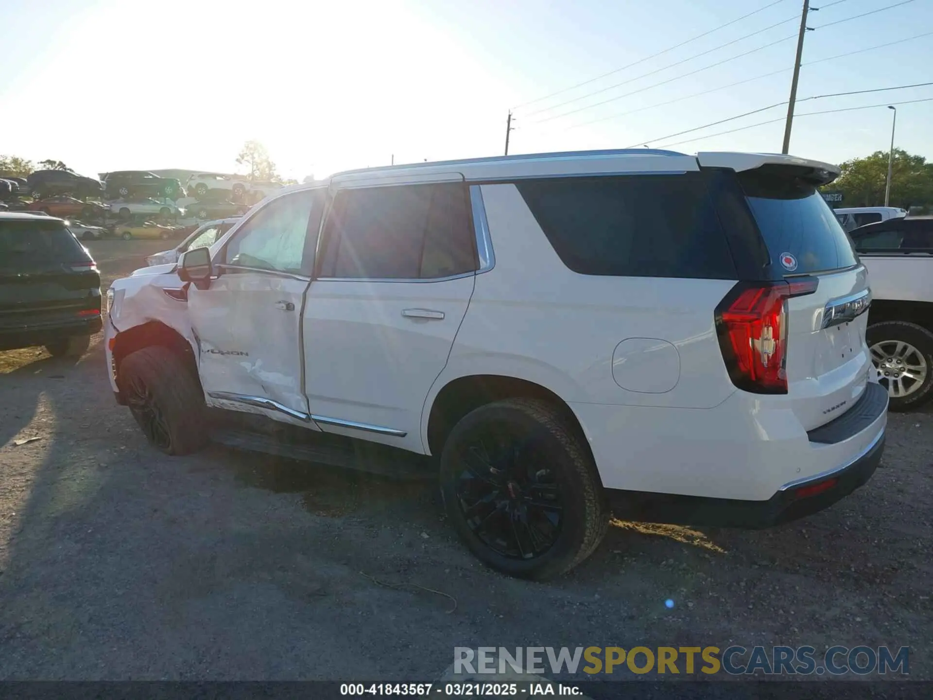 14 Photograph of a damaged car 1GKS2BKD6PR203094 GMC YUKON 2023