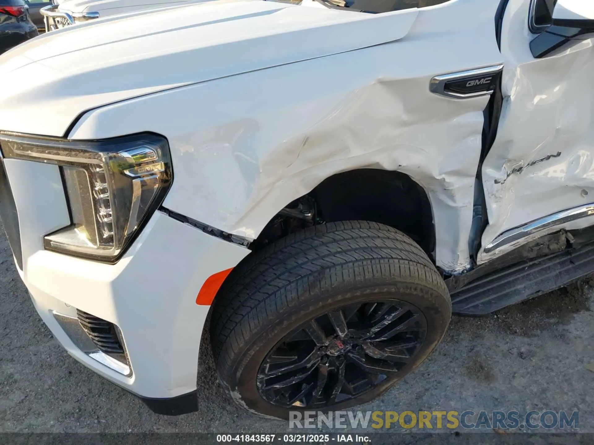 6 Photograph of a damaged car 1GKS2BKD6PR203094 GMC YUKON 2023