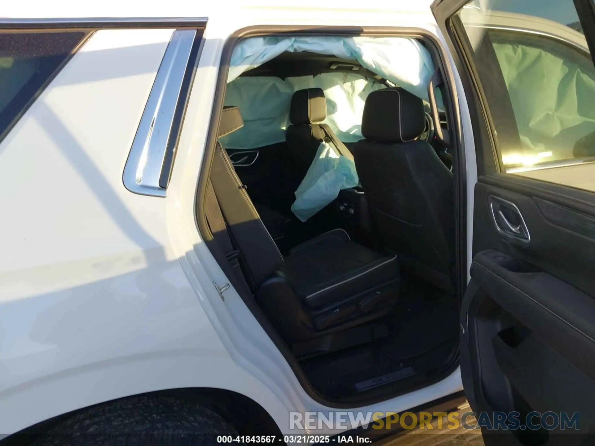 8 Photograph of a damaged car 1GKS2BKD6PR203094 GMC YUKON 2023