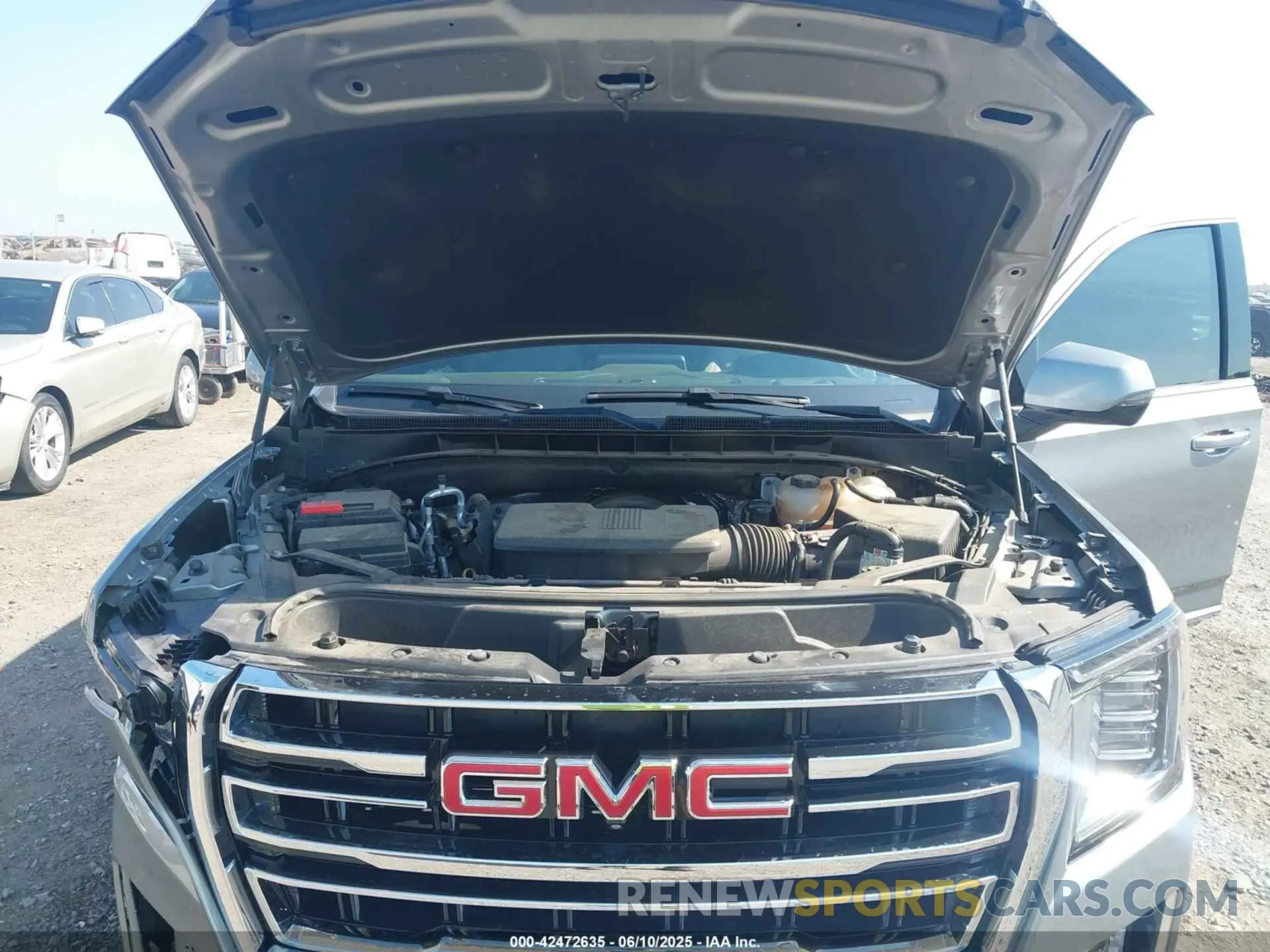 10 Photograph of a damaged car 1GKS2BKD9PR210427 GMC YUKON 2023
