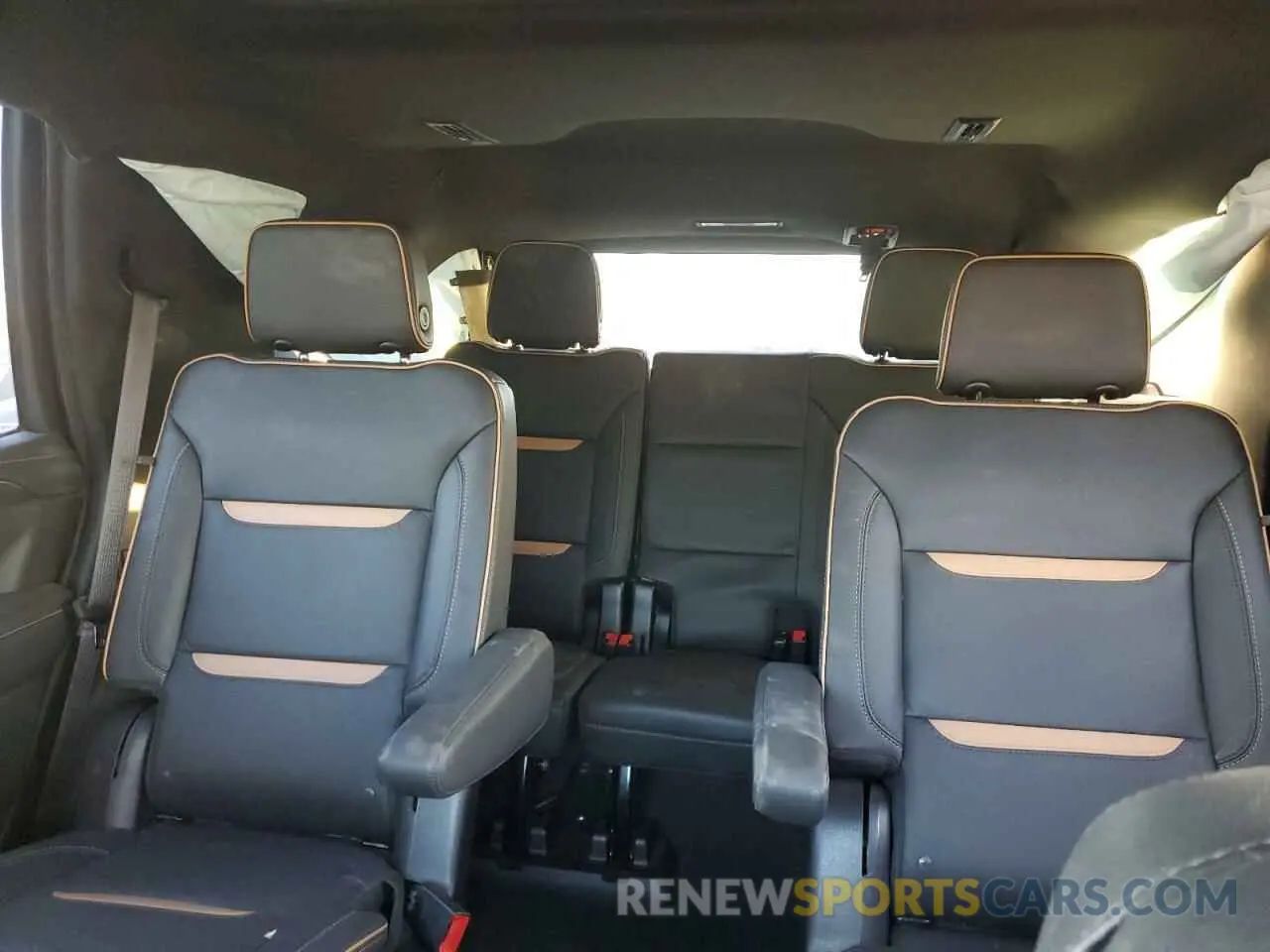 10 Photograph of a damaged car 1GKS2CKD1PR148365 GMC YUKON 2023