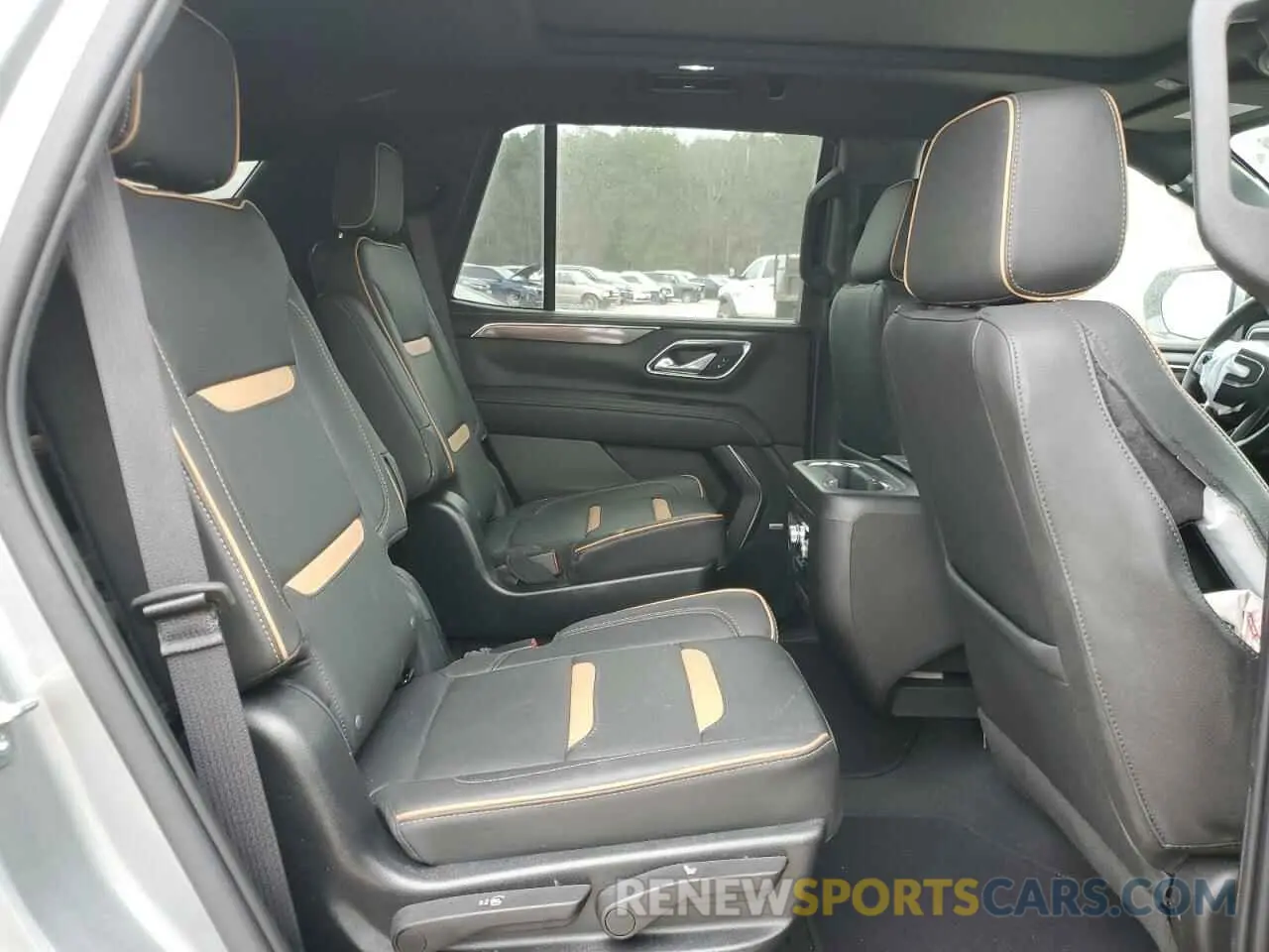 11 Photograph of a damaged car 1GKS2CKD1PR211836 GMC YUKON 2023