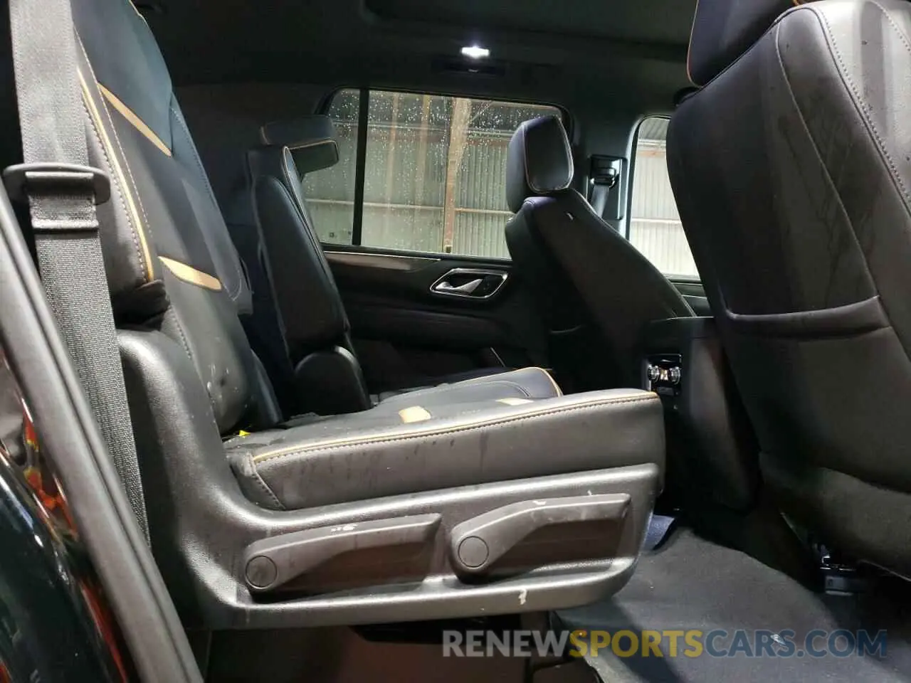 10 Photograph of a damaged car 1GKS2CKD2PR118453 GMC YUKON 2023