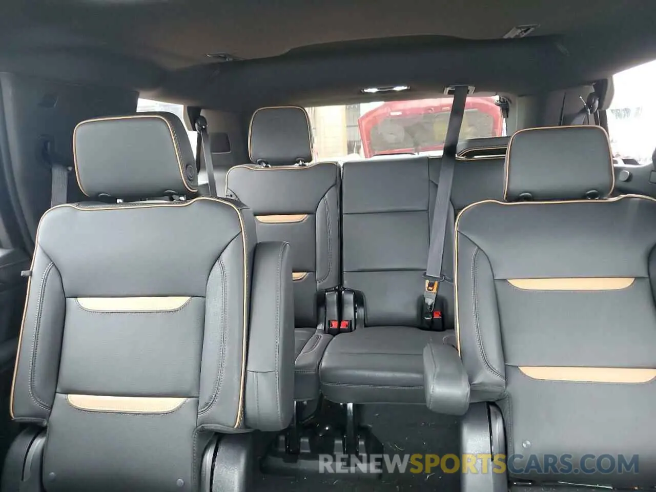 10 Photograph of a damaged car 1GKS2CKDXPR247184 GMC YUKON 2023