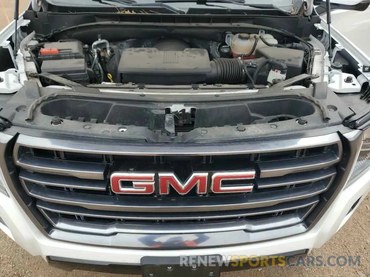 13 Photograph of a damaged car 1GKS2CKDXPR247184 GMC YUKON 2023