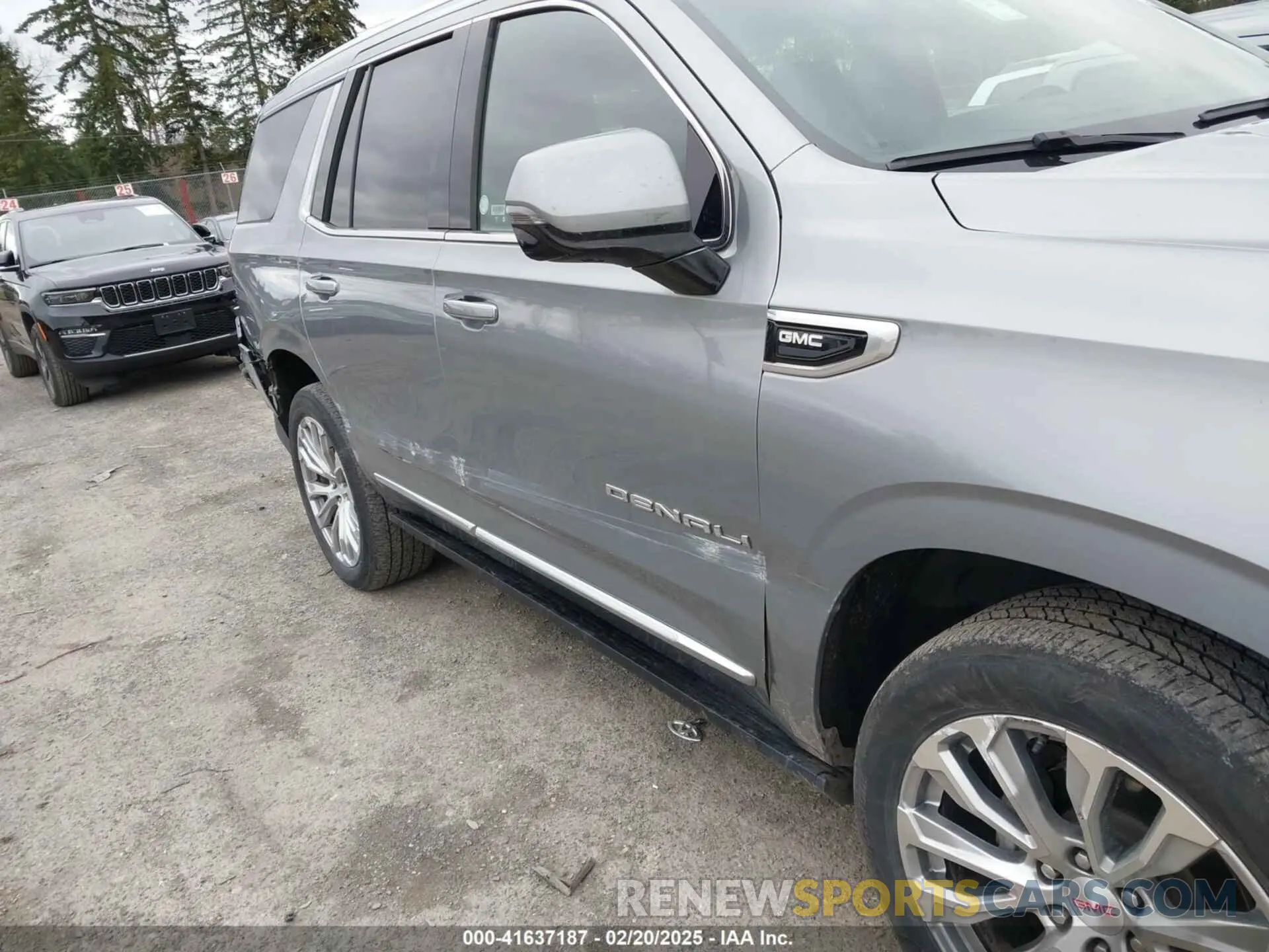 6 Photograph of a damaged car 1GKS2DKL1PR230416 GMC YUKON 2023