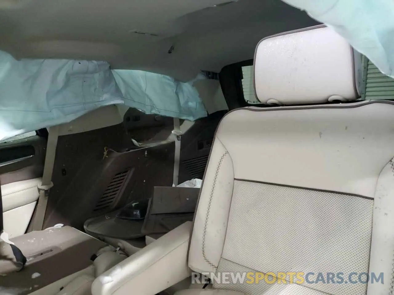 10 Photograph of a damaged car 1GKS2DKL1PR392756 GMC YUKON 2023