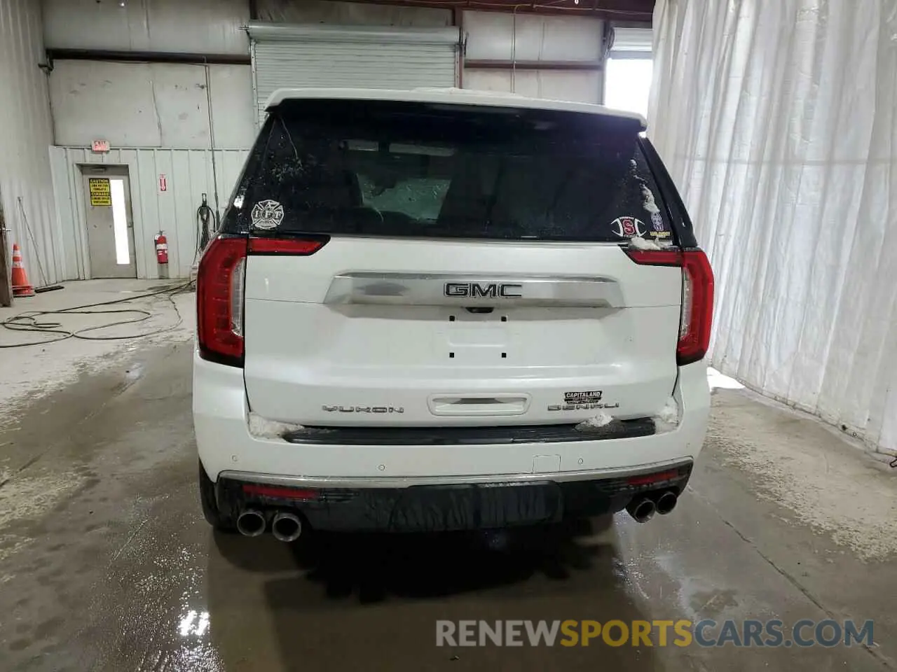 6 Photograph of a damaged car 1GKS2DKL1PR392756 GMC YUKON 2023