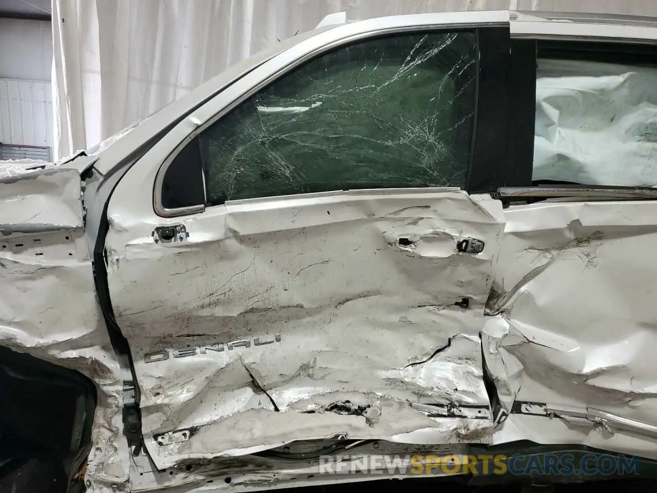 7 Photograph of a damaged car 1GKS2DKL1PR392756 GMC YUKON 2023