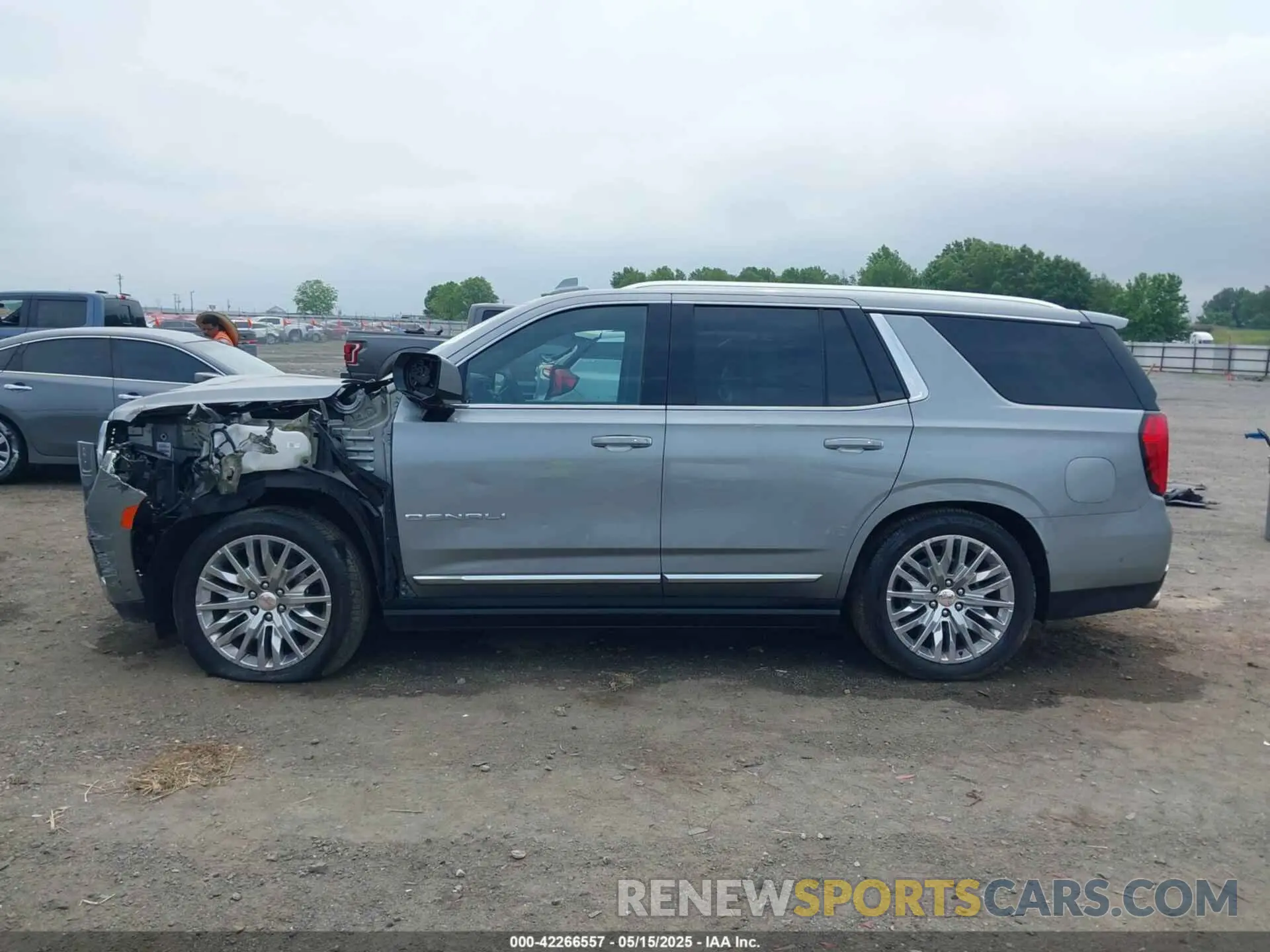 14 Photograph of a damaged car 1GKS2DKL2PR516372 GMC YUKON 2023