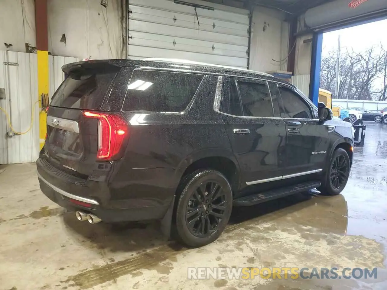 3 Photograph of a damaged car 1GKS2DKL8PR171591 GMC YUKON 2023