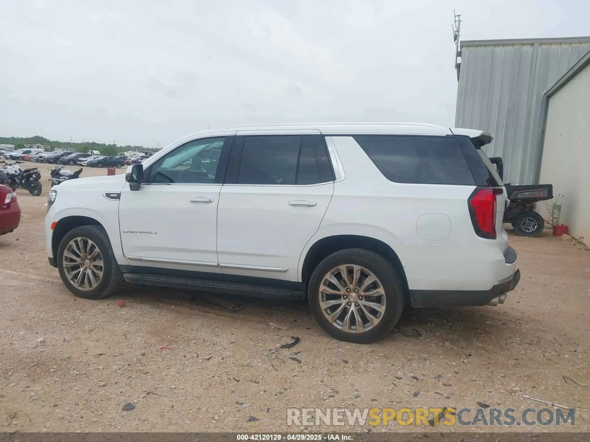 14 Photograph of a damaged car 1GKS2DKLXPR466756 GMC YUKON 2023